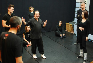 2010 Santiago Sánchez en l'aula de l'Escola